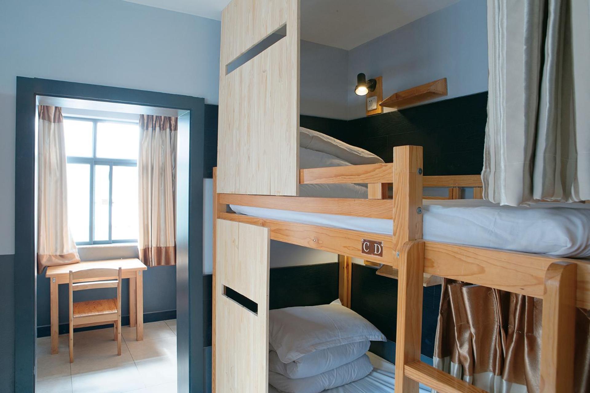 Kunming Upland International Youth Hostel Near The City Center ,2 Mins Walk To The Subway, 2 Mins Walk To The Green Lake, Close To Yuan Tong Temple, Old Street, Yunnan University, Convenient Payment And Visa Cards Are Accepted Екстер'єр фото