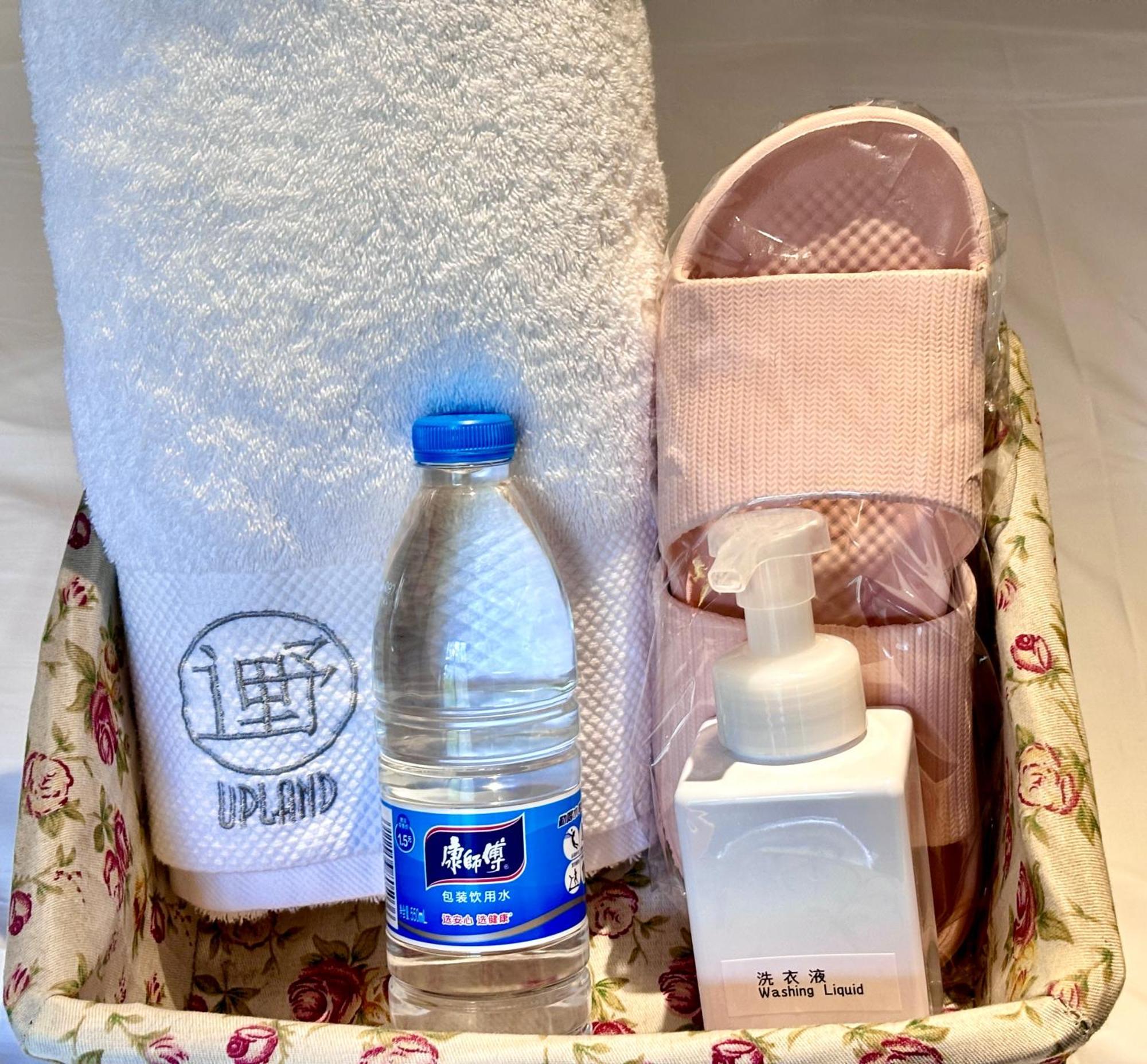 Kunming Upland International Youth Hostel Near The City Center ,2 Mins Walk To The Subway, 2 Mins Walk To The Green Lake, Close To Yuan Tong Temple, Old Street, Yunnan University, Convenient Payment And Visa Cards Are Accepted Екстер'єр фото